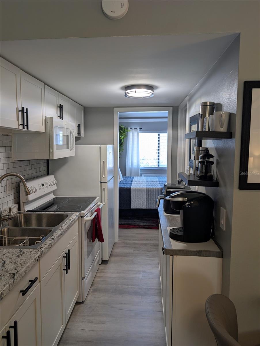 Listing photo id 19 for 1955 Abrico Drive 4