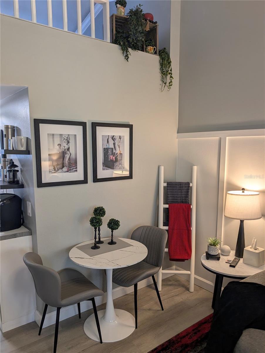 Listing photo id 25 for 1955 Abrico Drive 4