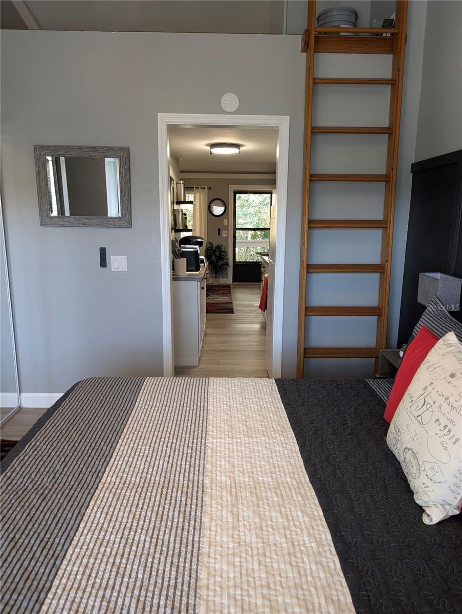 Listing photo id 35 for 1955 Abrico Drive 4