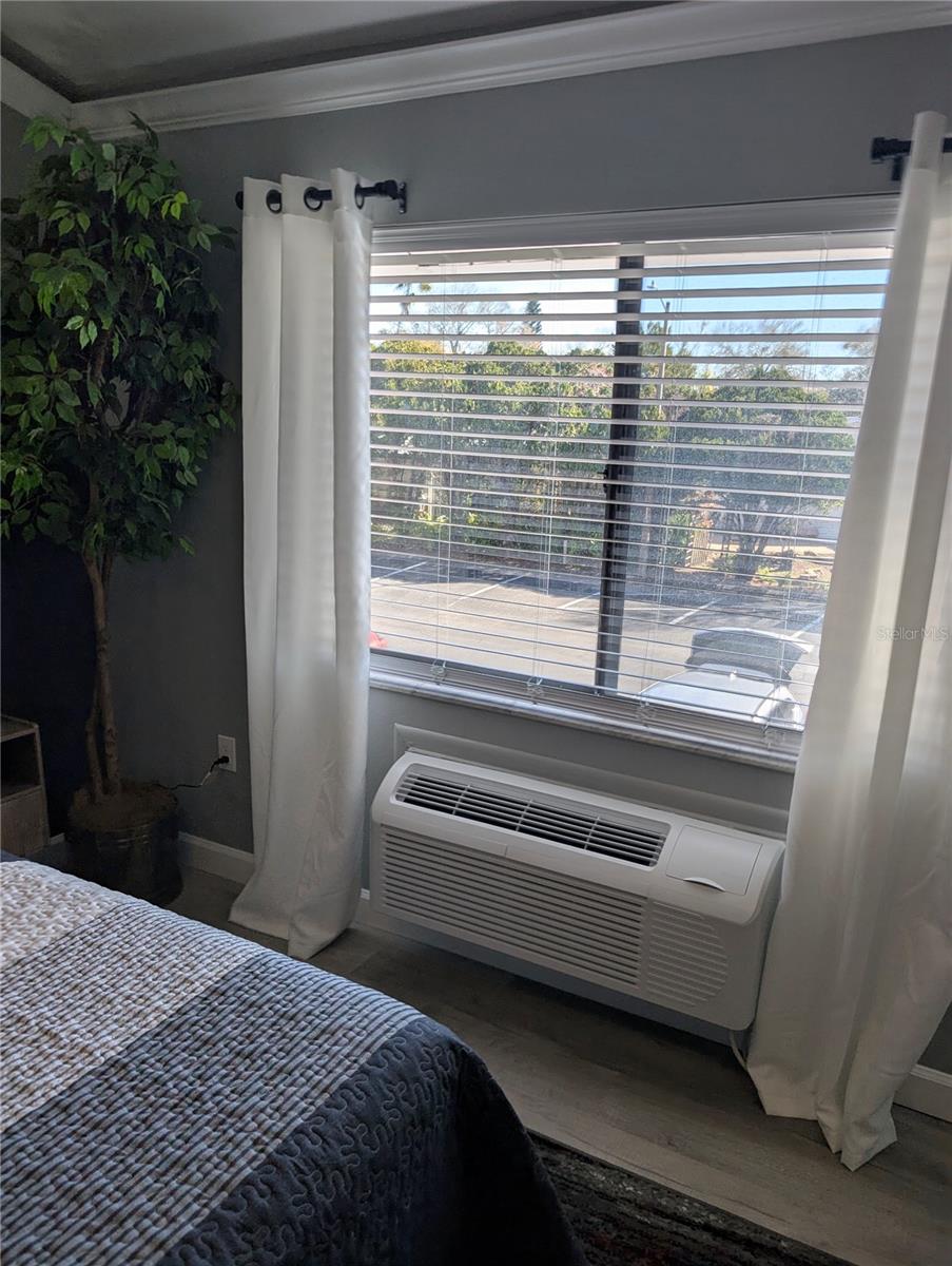 Listing photo id 3 for 1955 Abrico Drive 4