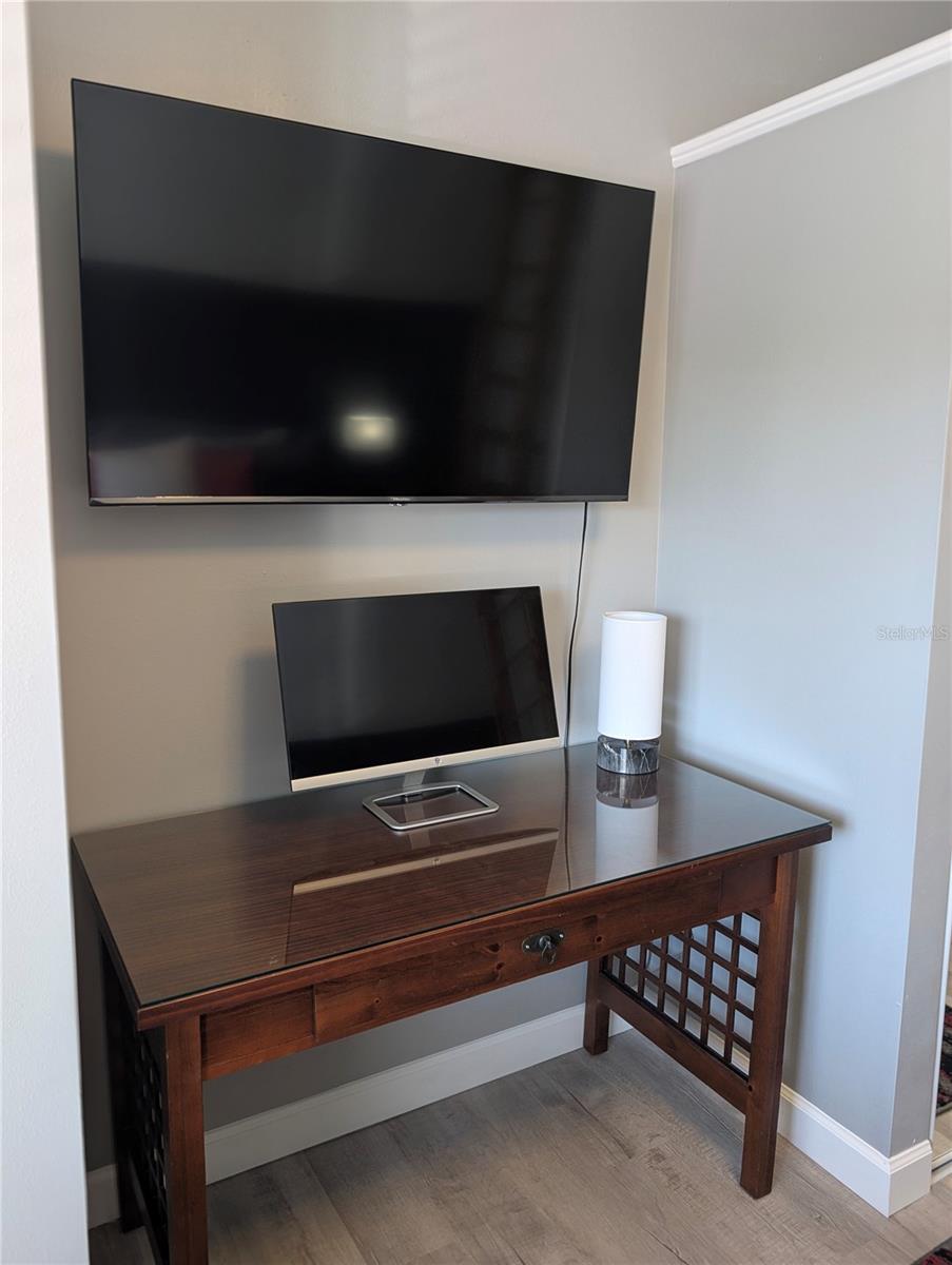 Listing photo id 5 for 1955 Abrico Drive 4