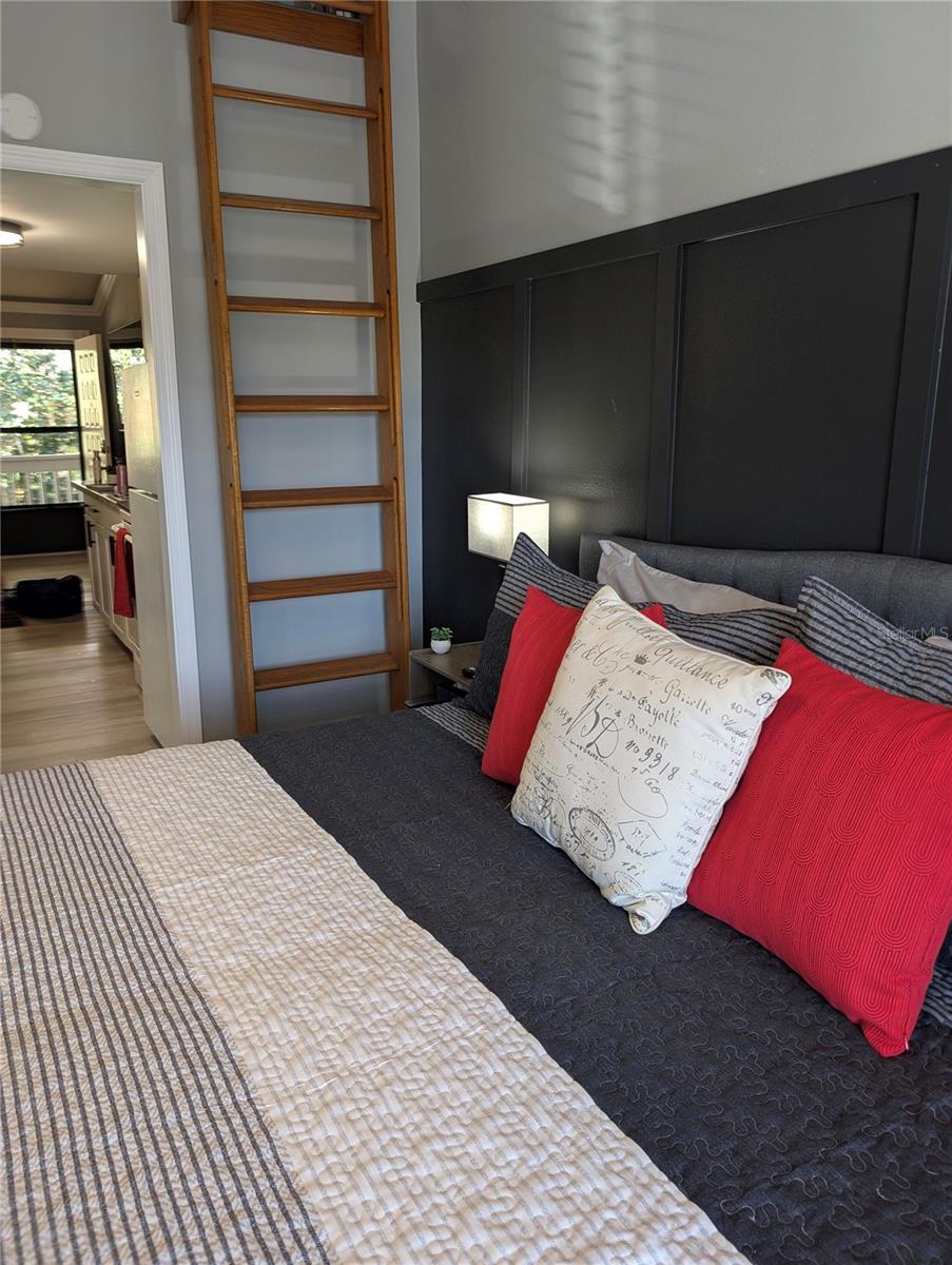 Listing photo id 6 for 1955 Abrico Drive 4