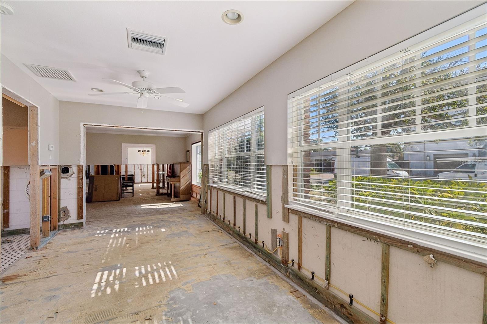 Image 13 of 64 For 19 Sandpiper Road