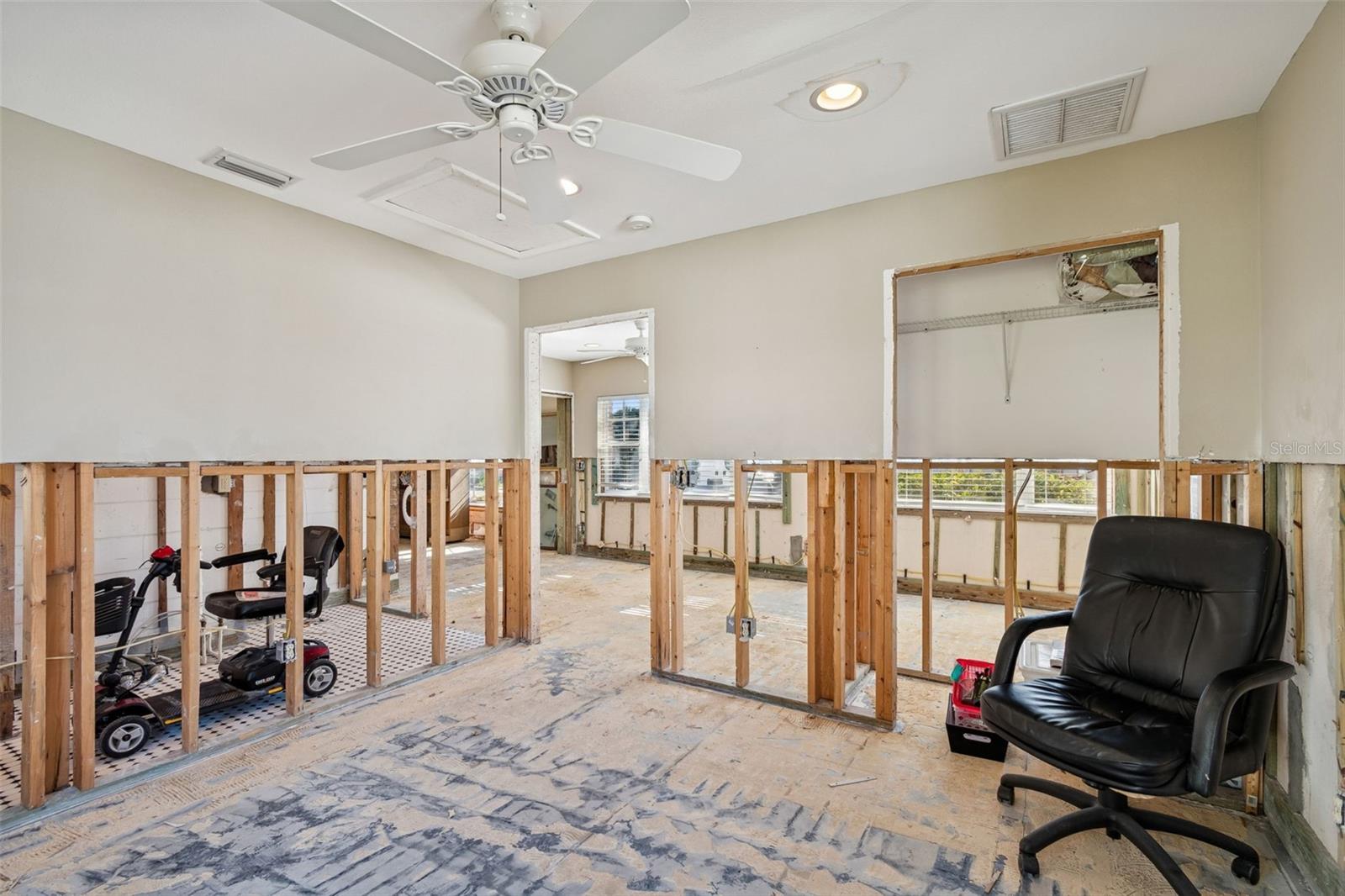 Image 15 of 64 For 19 Sandpiper Road