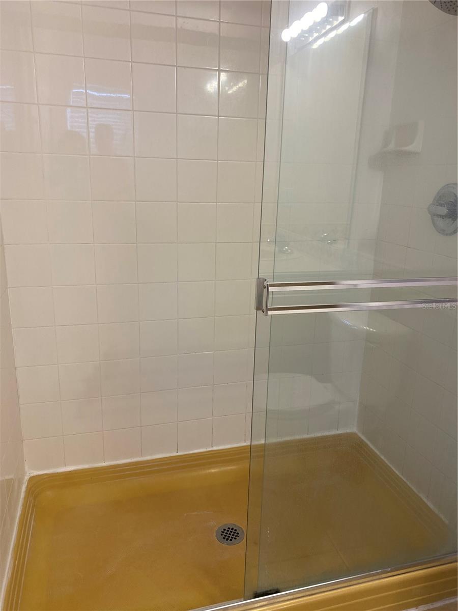 Image 20 of 24 For 11729 Crest Creek Drive