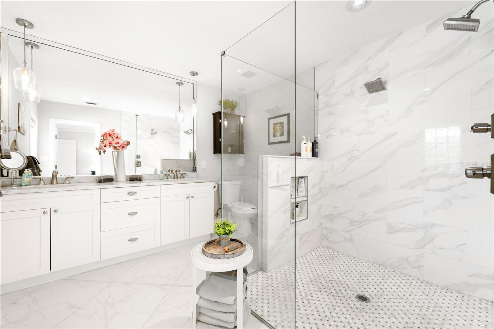 Listing photo id 24 for 6129 Leeland Street S