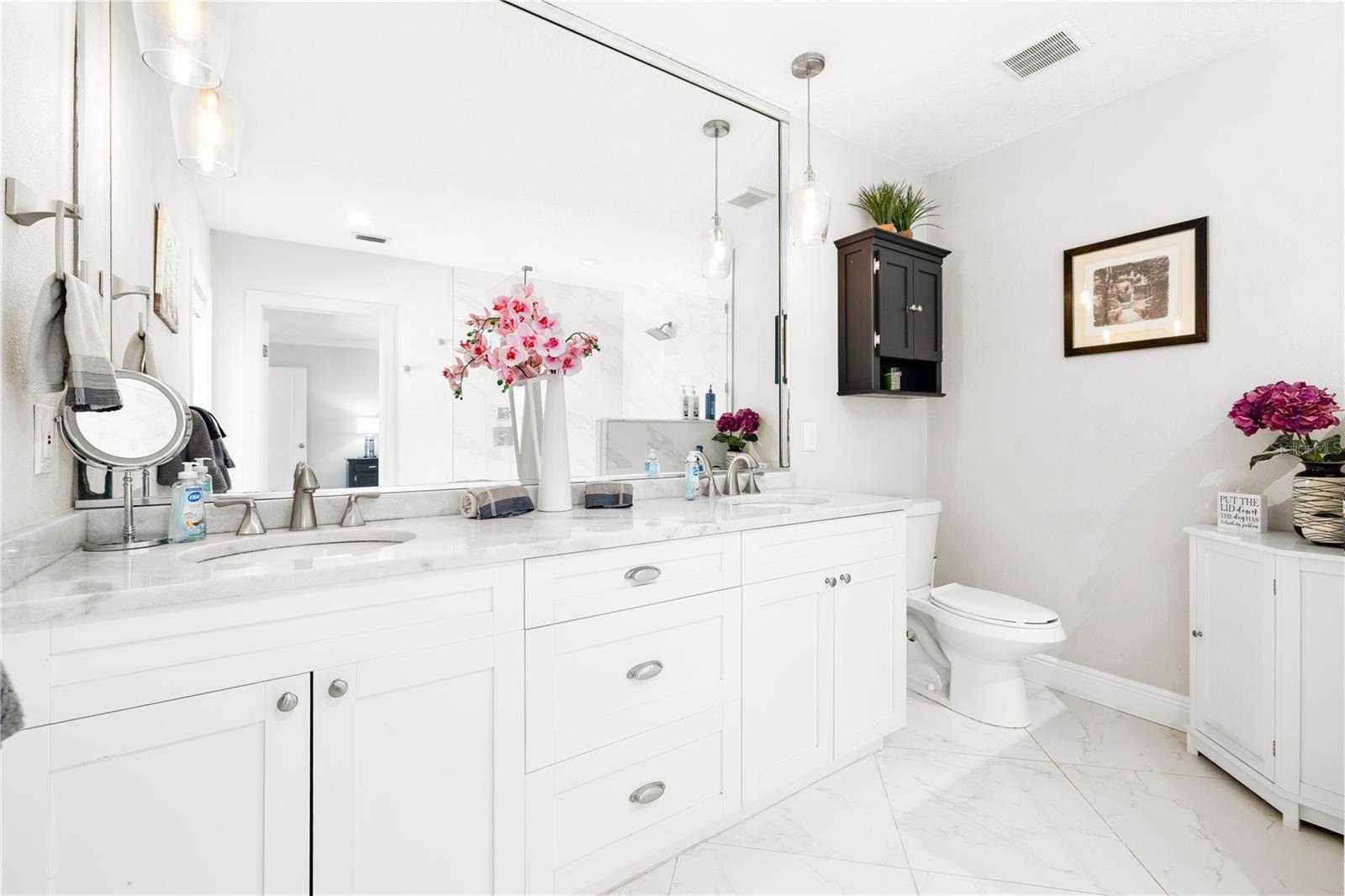 Listing photo id 26 for 6129 Leeland Street S