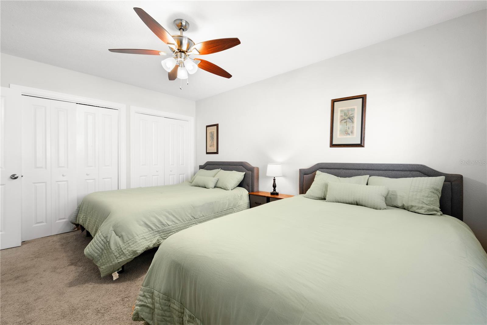 Listing photo id 30 for 6129 Leeland Street S