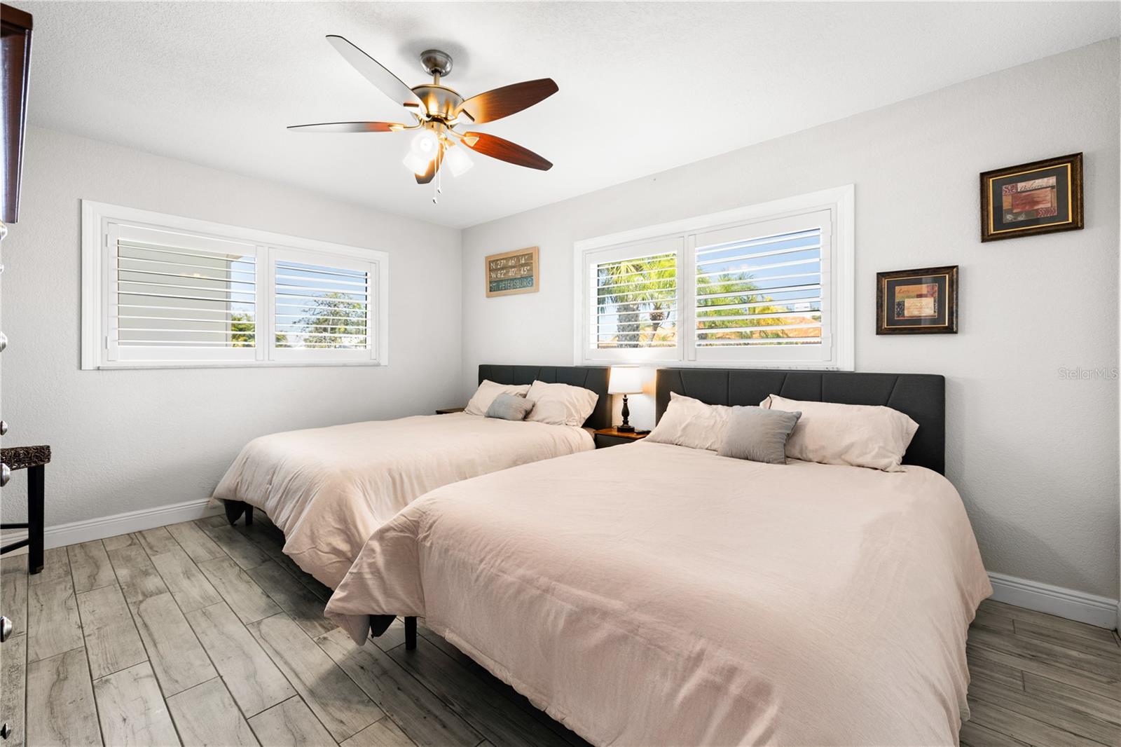 Listing photo id 31 for 6129 Leeland Street S