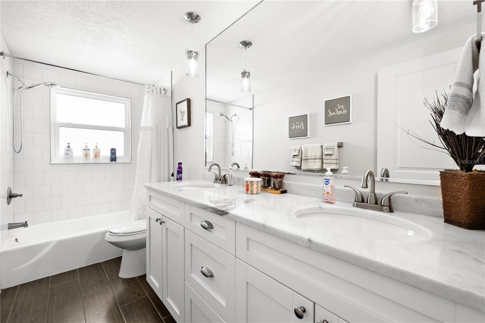 Listing photo id 33 for 6129 Leeland Street S