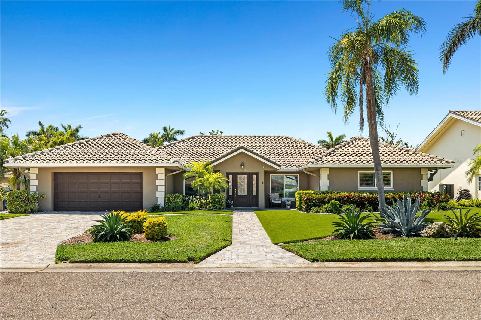 Listing photo id 36 for 6129 Leeland Street S