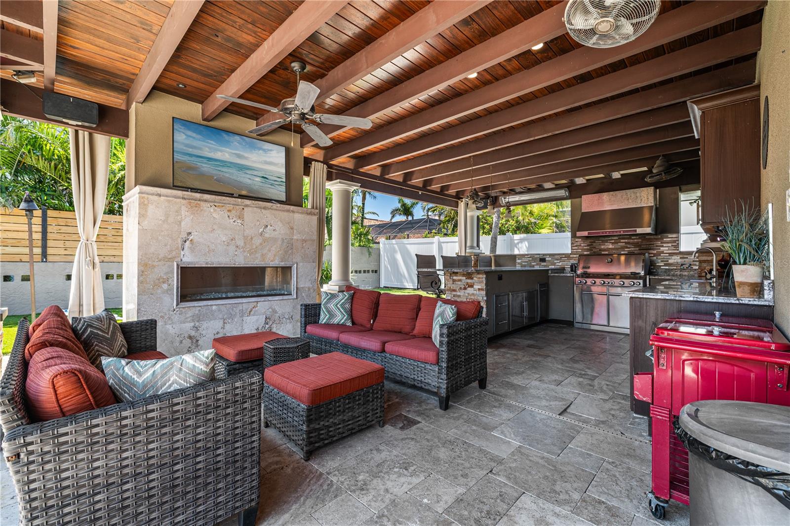 Listing photo id 48 for 6129 Leeland Street S