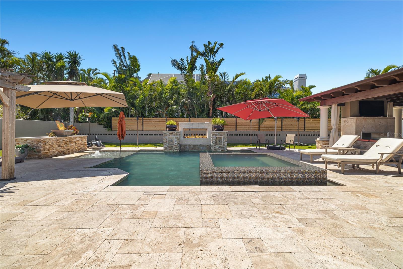 Listing photo id 53 for 6129 Leeland Street S