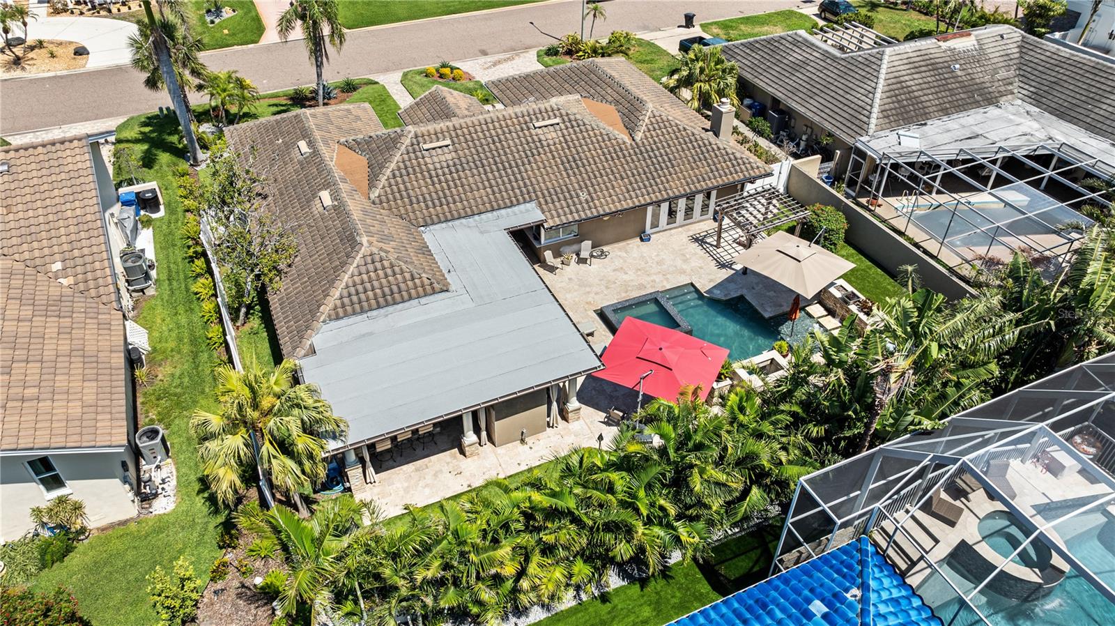 Listing photo id 60 for 6129 Leeland Street S