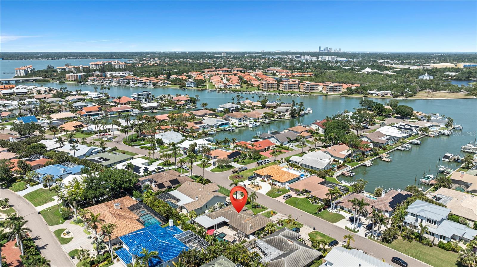 Listing photo id 65 for 6129 Leeland Street S