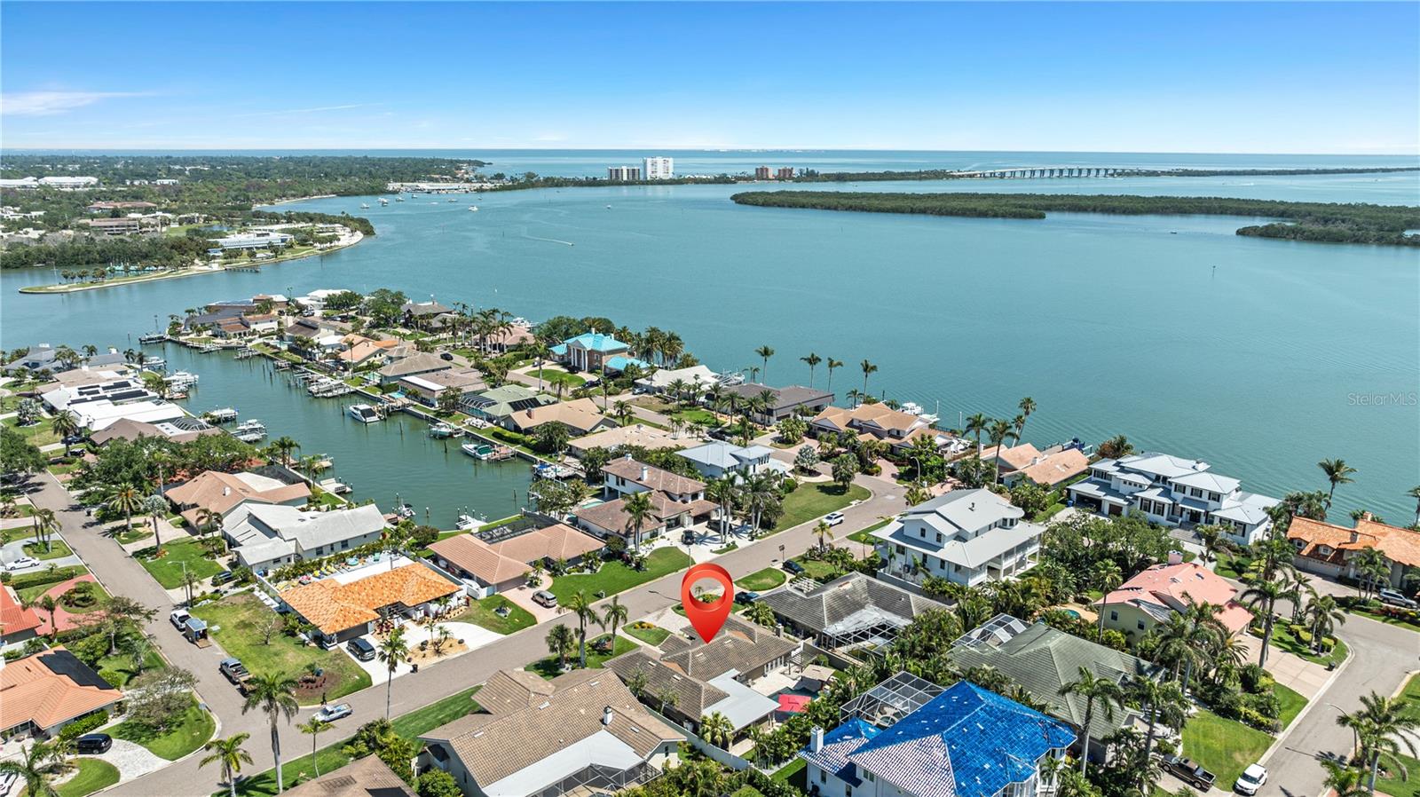 Listing photo id 67 for 6129 Leeland Street S