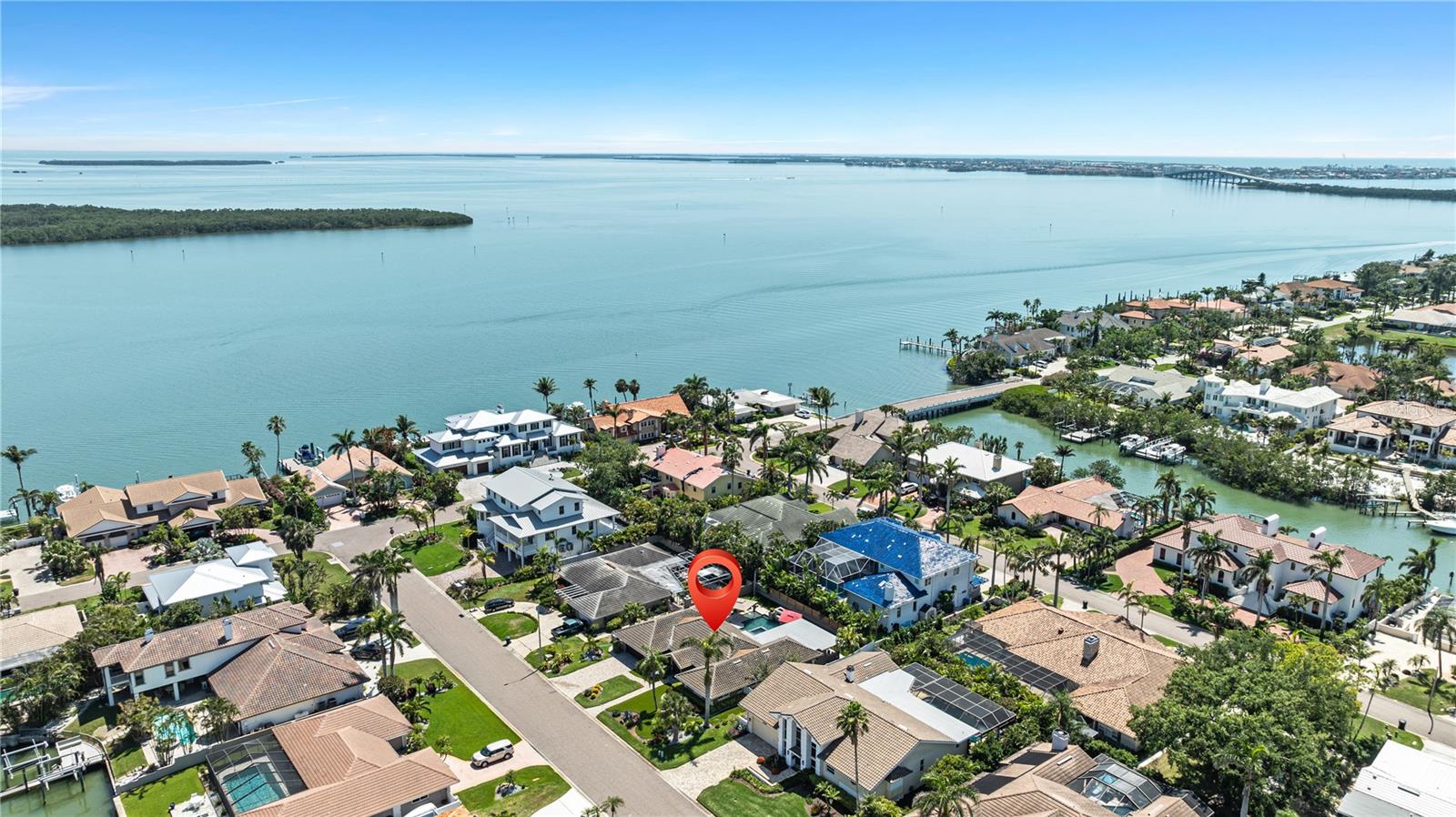 Listing photo id 68 for 6129 Leeland Street S