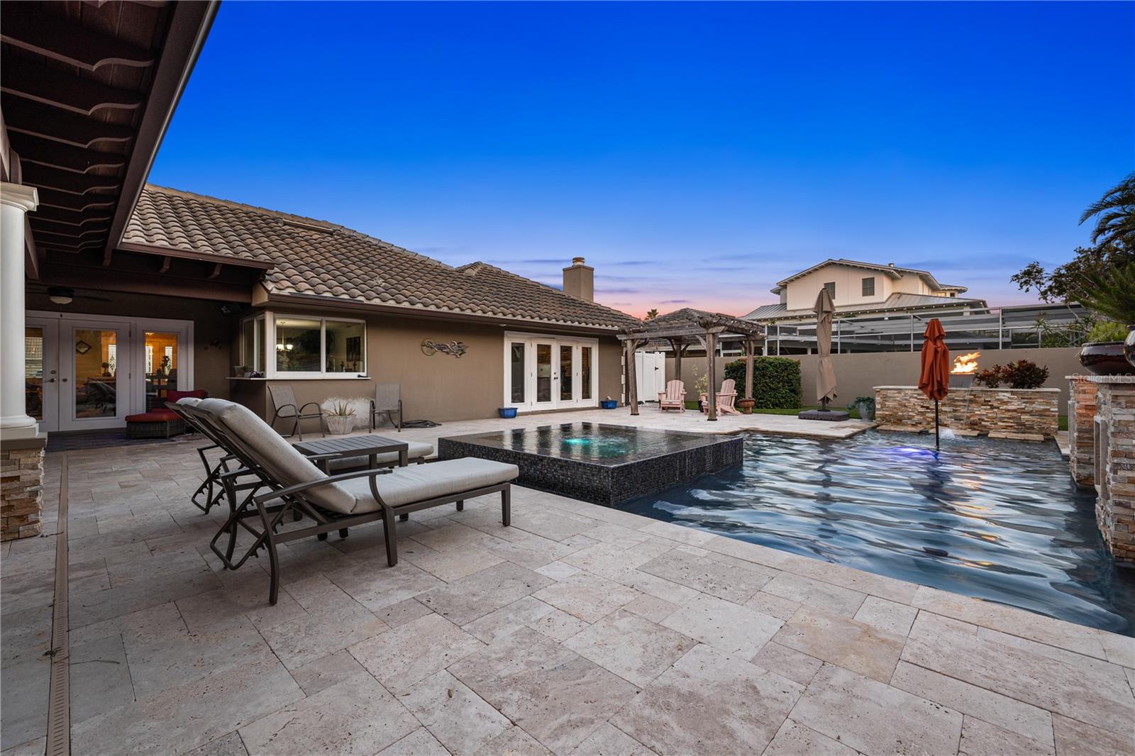 Listing photo id 74 for 6129 Leeland Street S