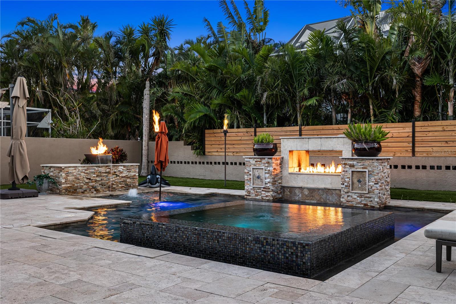 Listing photo id 79 for 6129 Leeland Street S