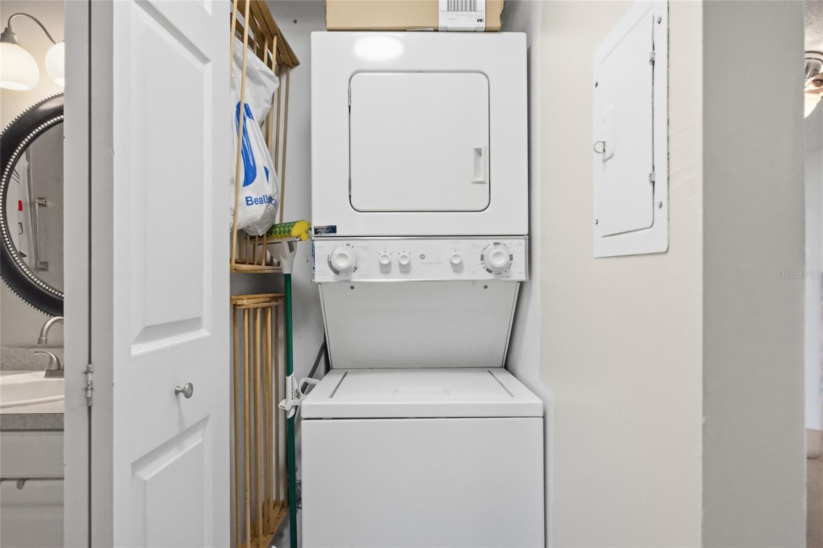 Image 19 of 33 For 1165 Mission Circle 53f