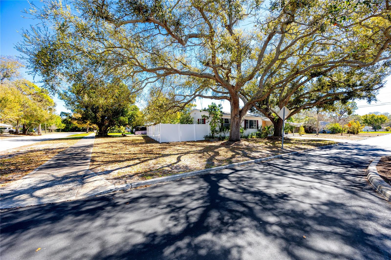 Image 2 of 51 For 731 72nd Street N