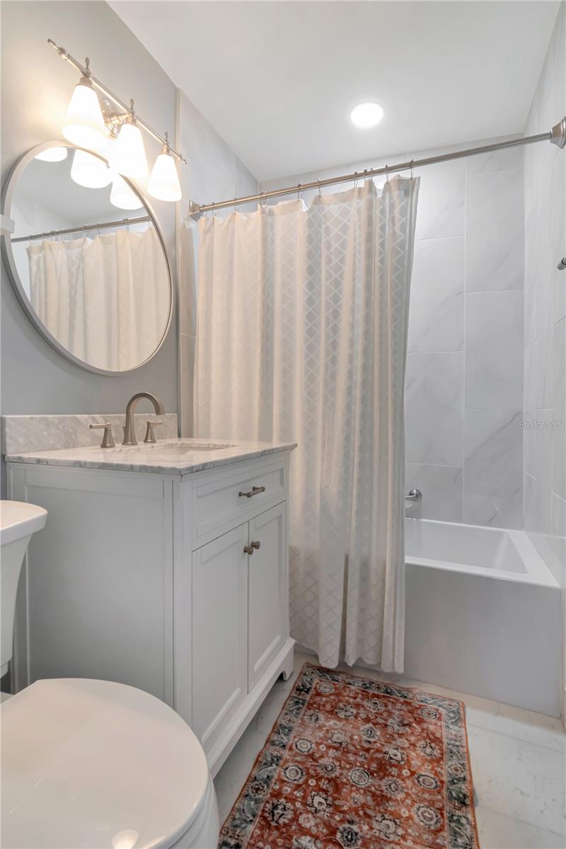 Listing photo id 14 for 10212 Newport Circle