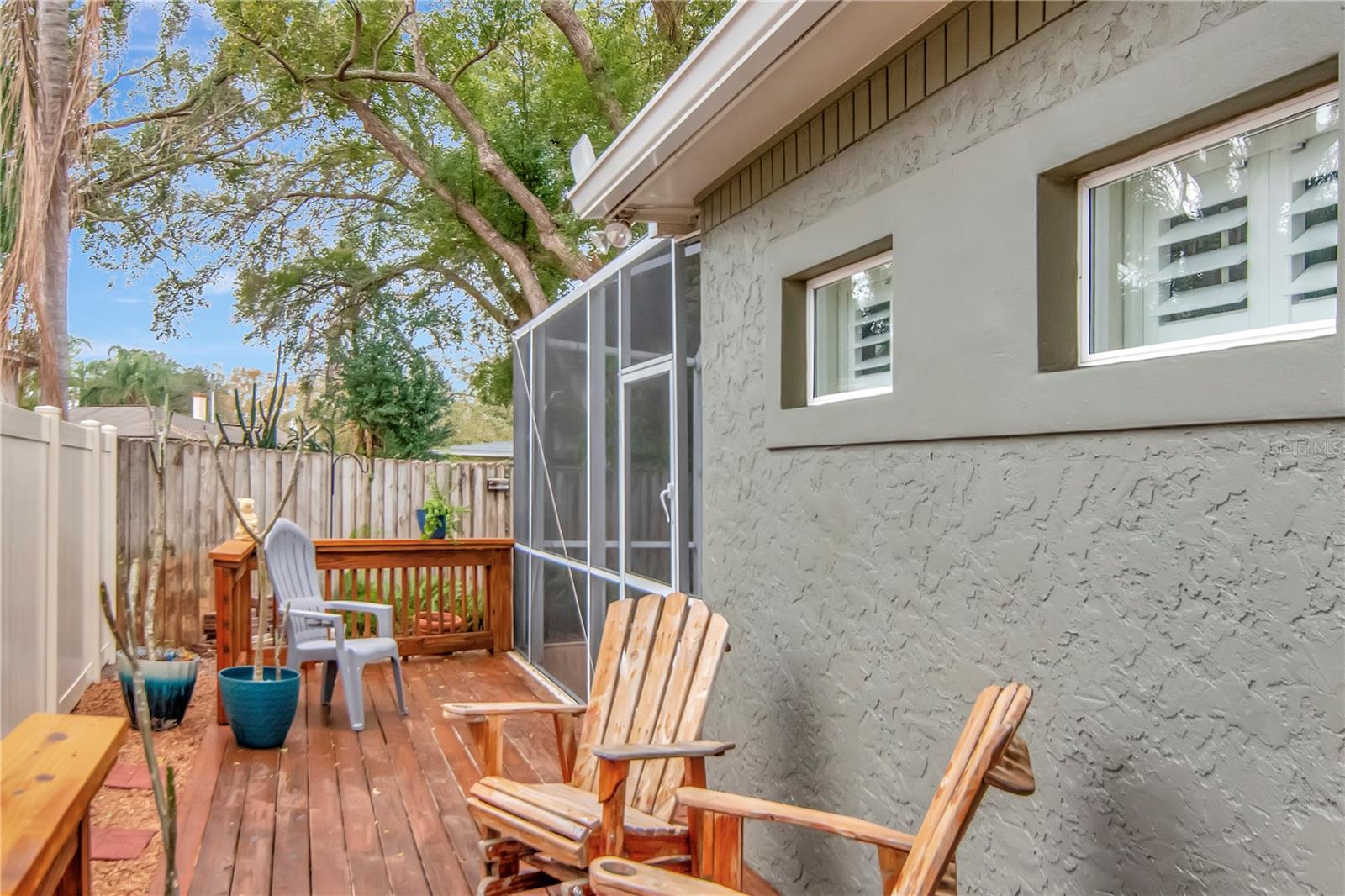 Listing photo id 27 for 10212 Newport Circle