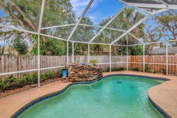 Listing photo id 32 for 10212 Newport Circle