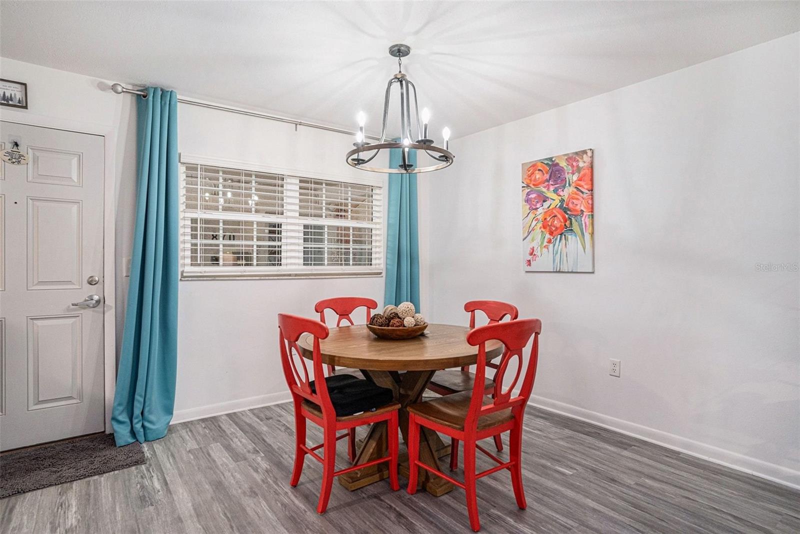 Image 10 of 28 For 870 Virginia Street 105