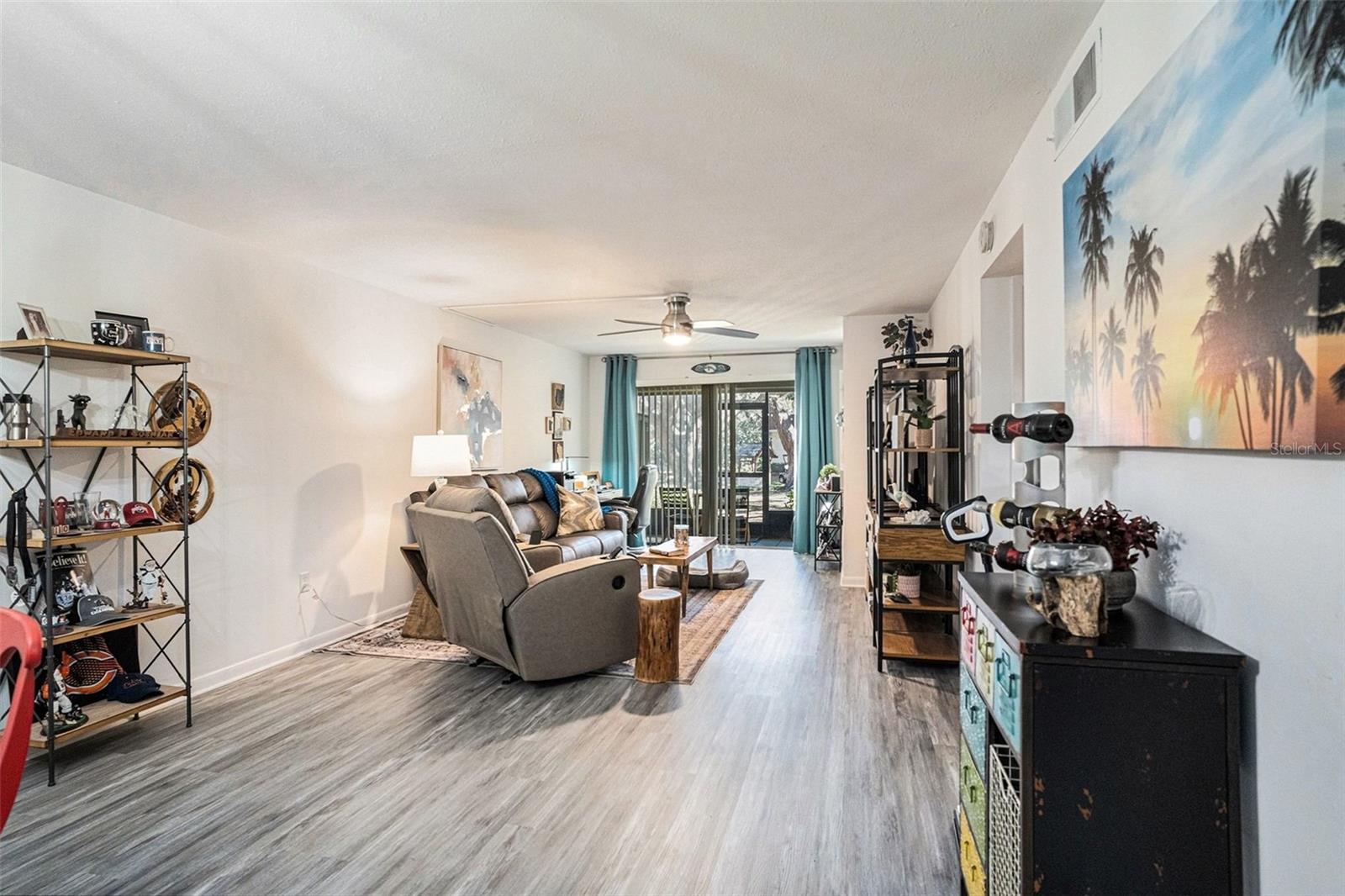 Image 5 of 28 For 870 Virginia Street 105