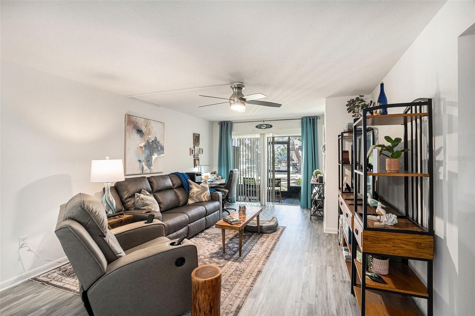 Image 7 of 28 For 870 Virginia Street 105