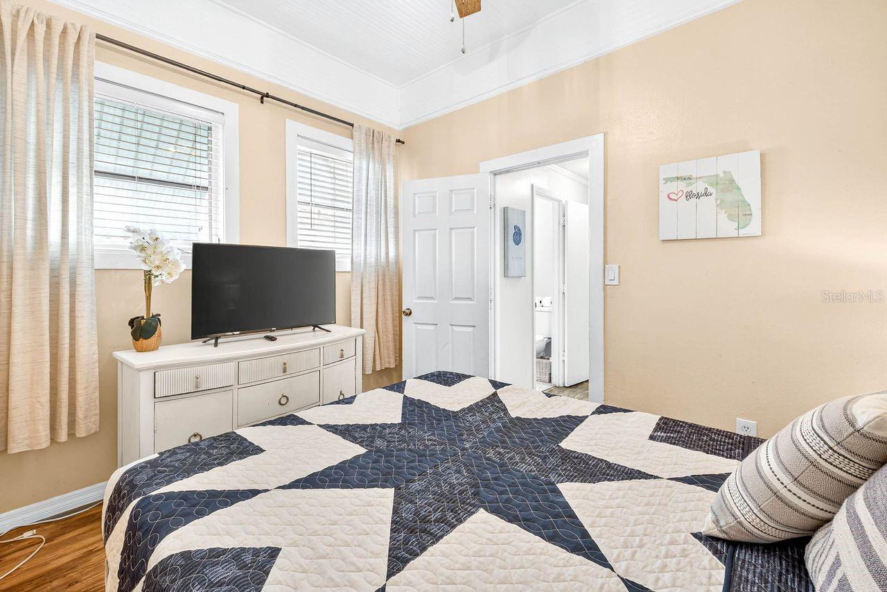 Image 22 of 59 For 26 Cambria Street