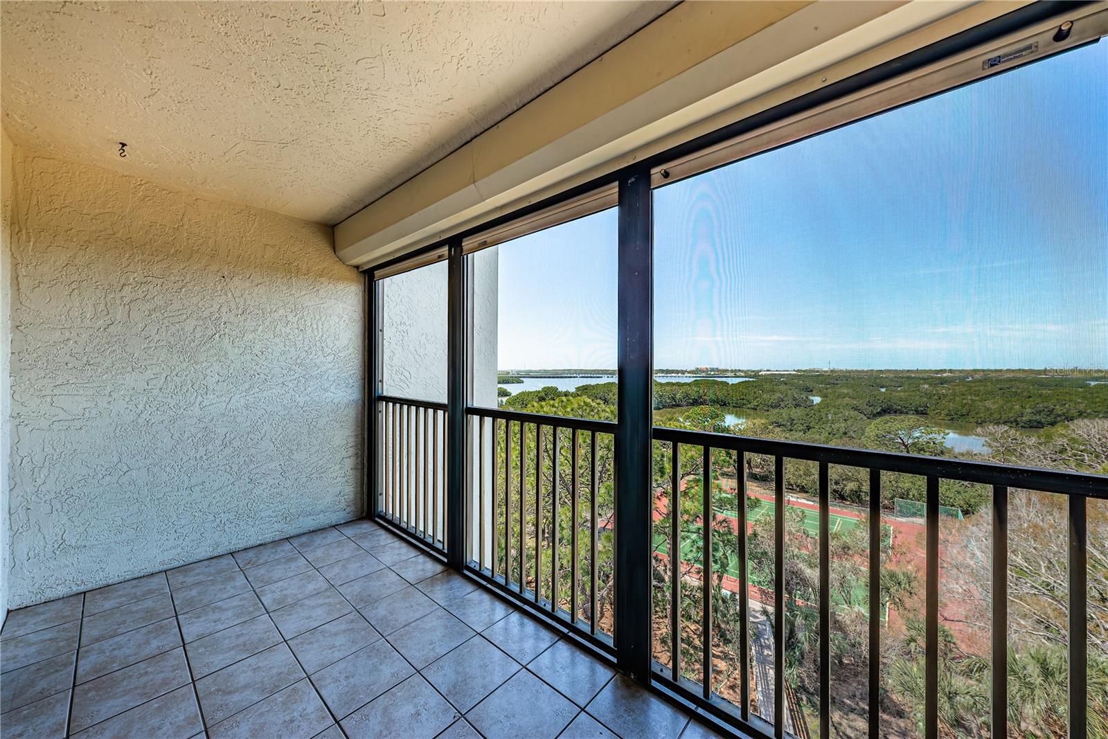 Image 11 of 64 For 5400 Park Street N 708