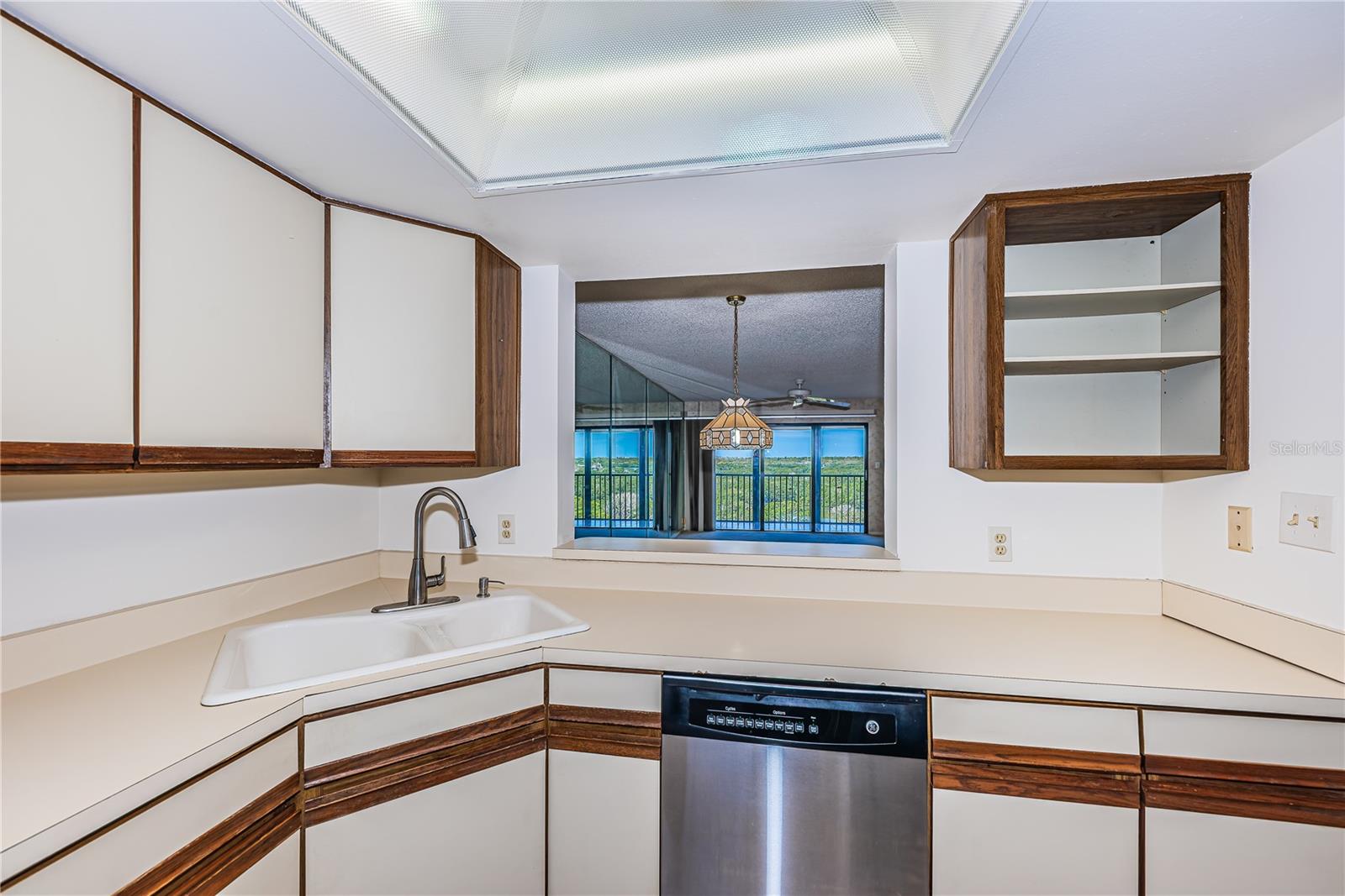 Image 22 of 64 For 5400 Park Street N 708