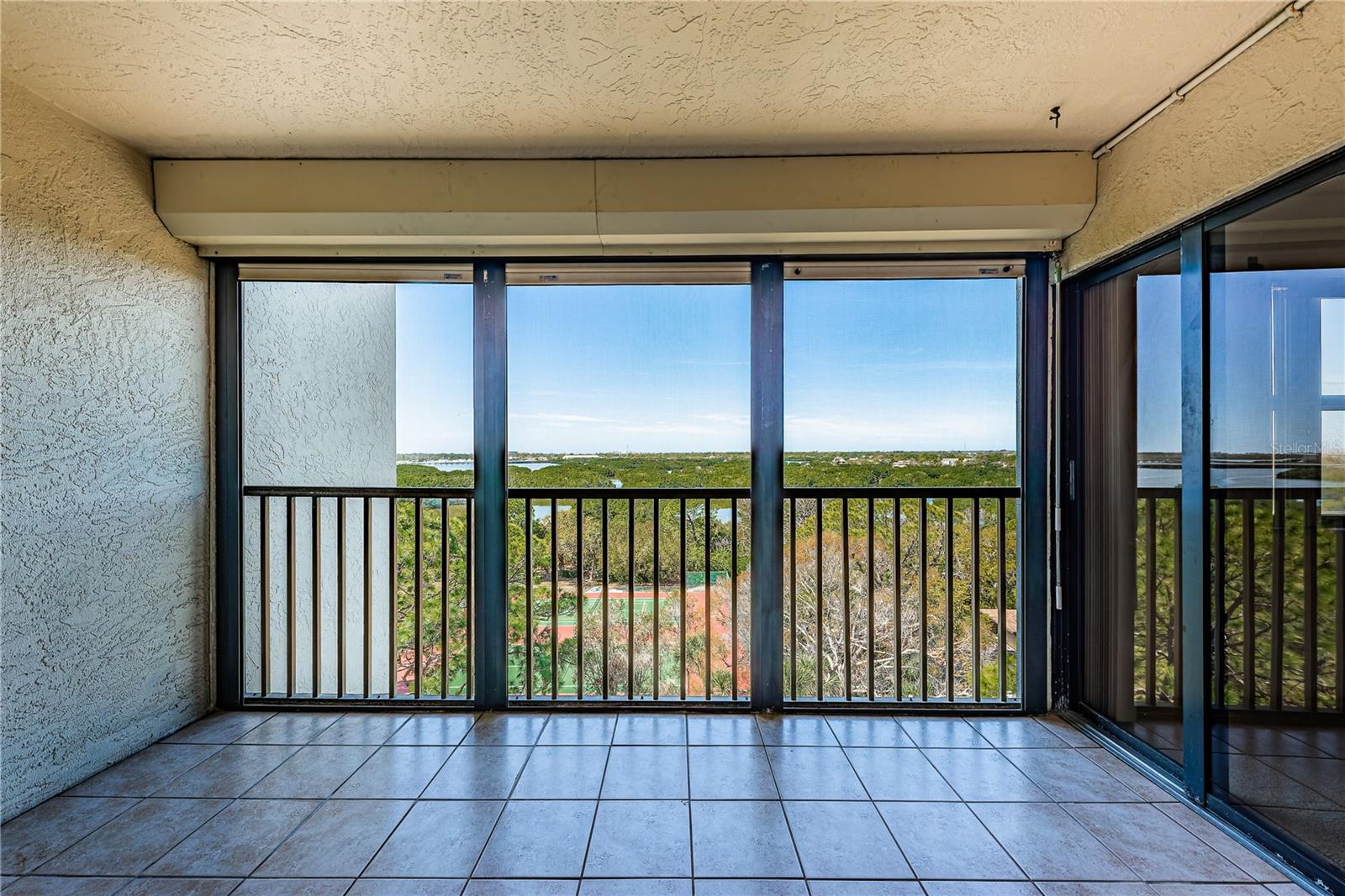 Image 4 of 64 For 5400 Park Street N 708