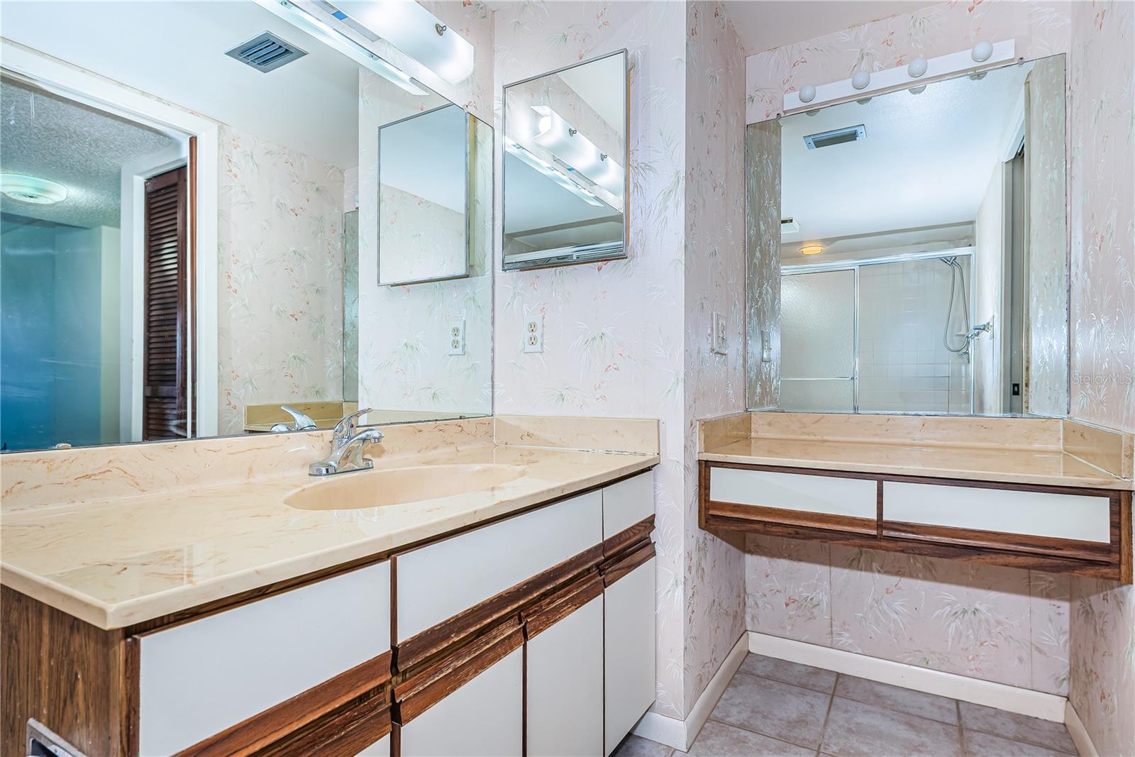 Image 42 of 64 For 5400 Park Street N 708