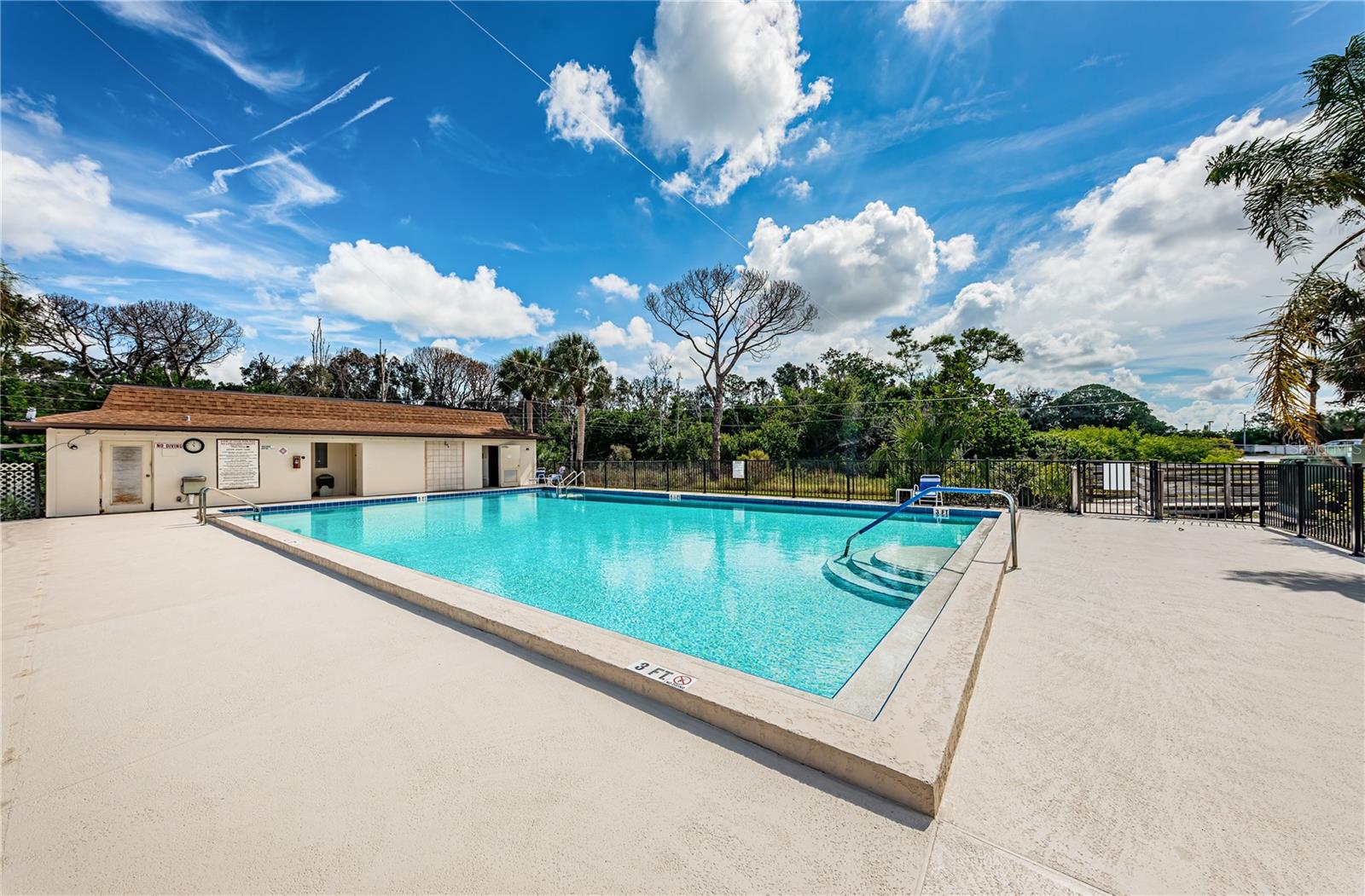 Image 55 of 64 For 5400 Park Street N 708