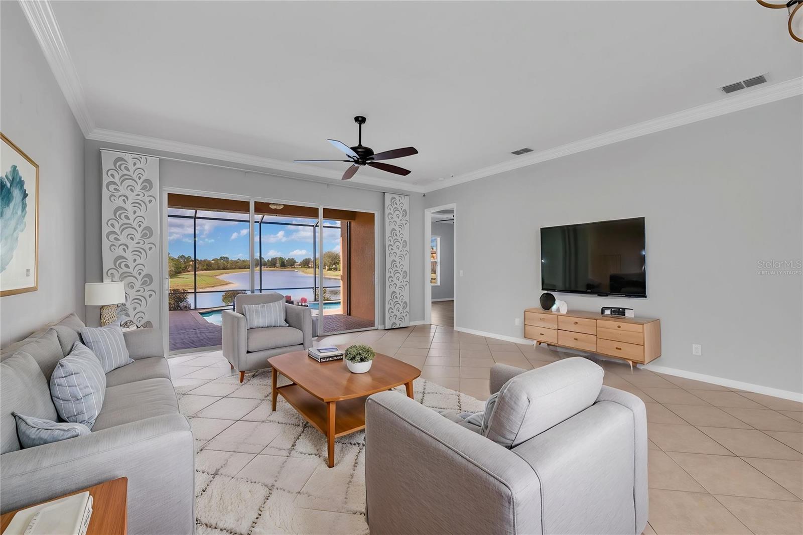 Listing photo id 8 for 5002 Indian Shores Place