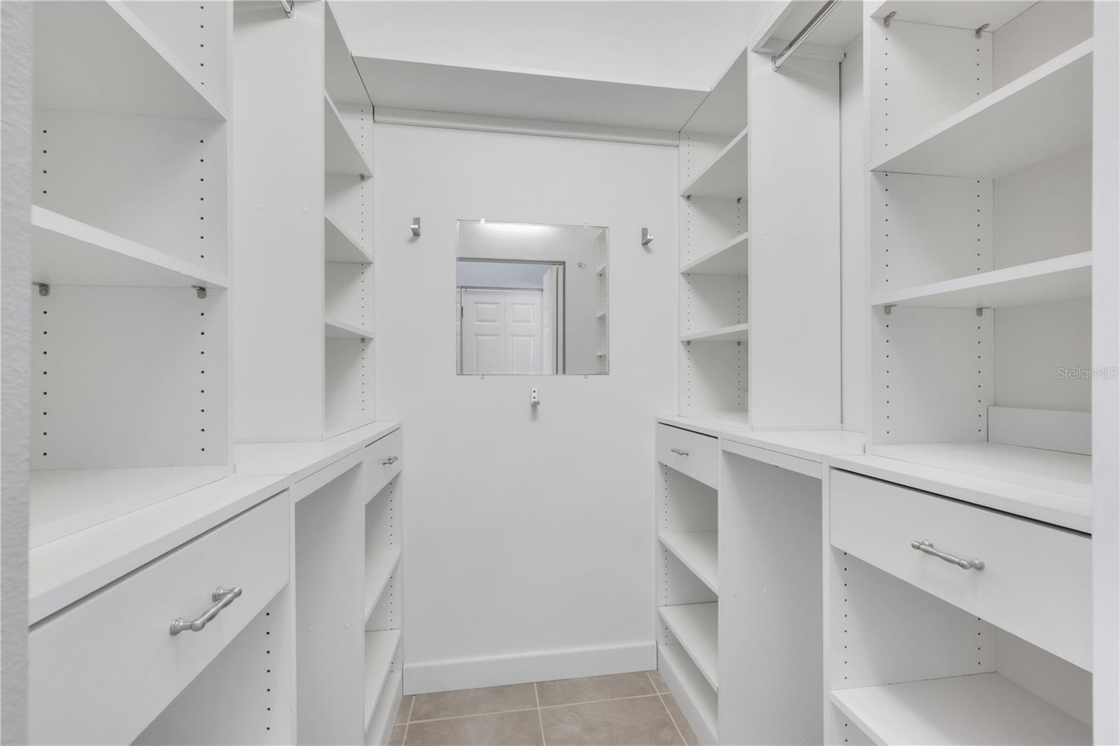 Listing photo id 19 for 5002 Indian Shores Place