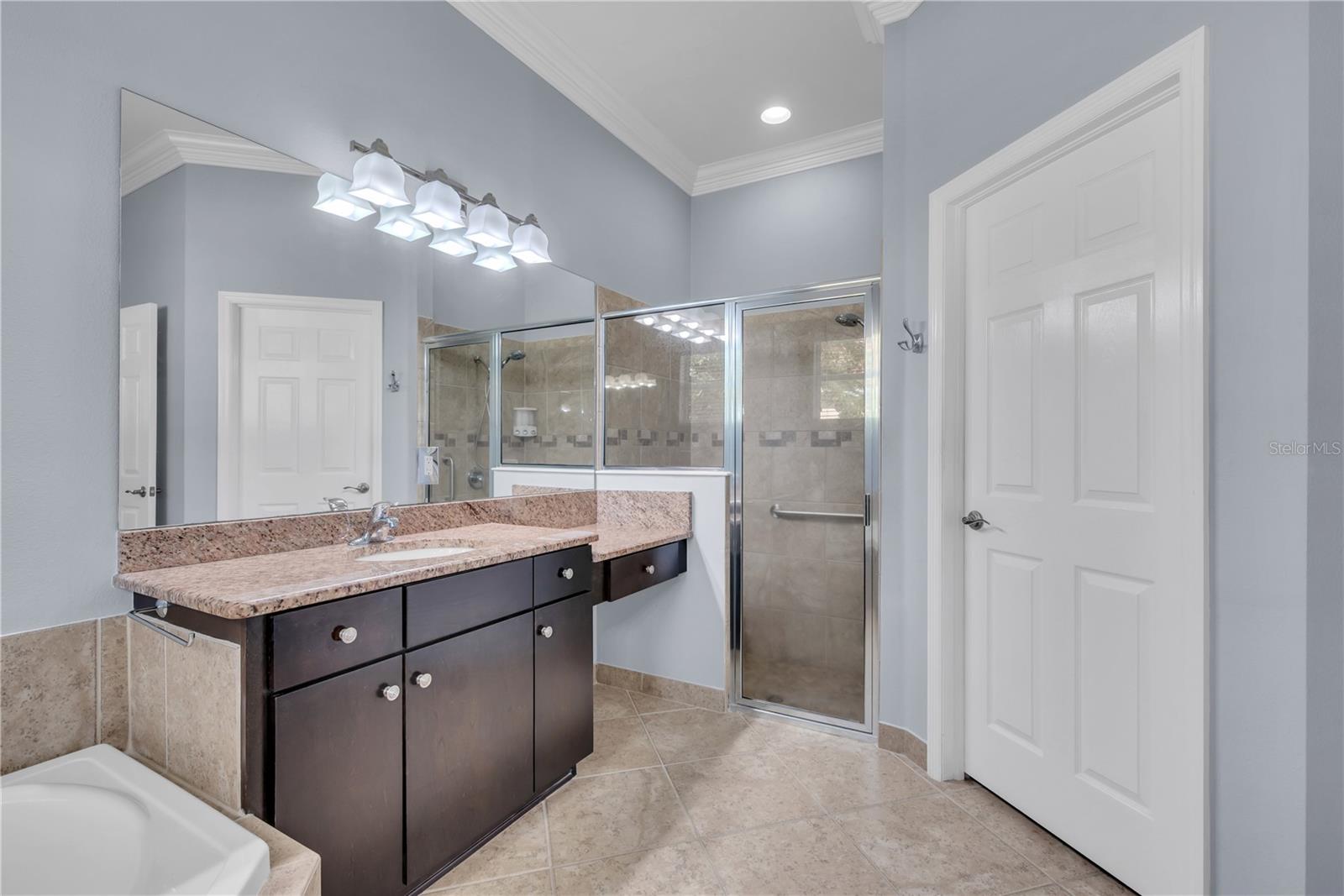 Listing photo id 22 for 5002 Indian Shores Place