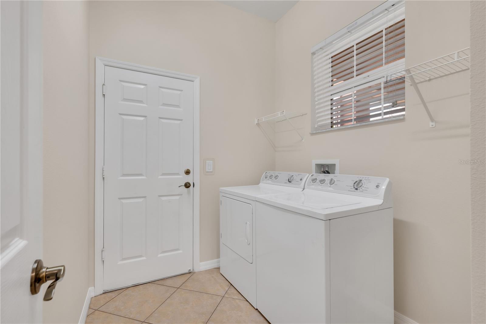 Listing photo id 25 for 5002 Indian Shores Place