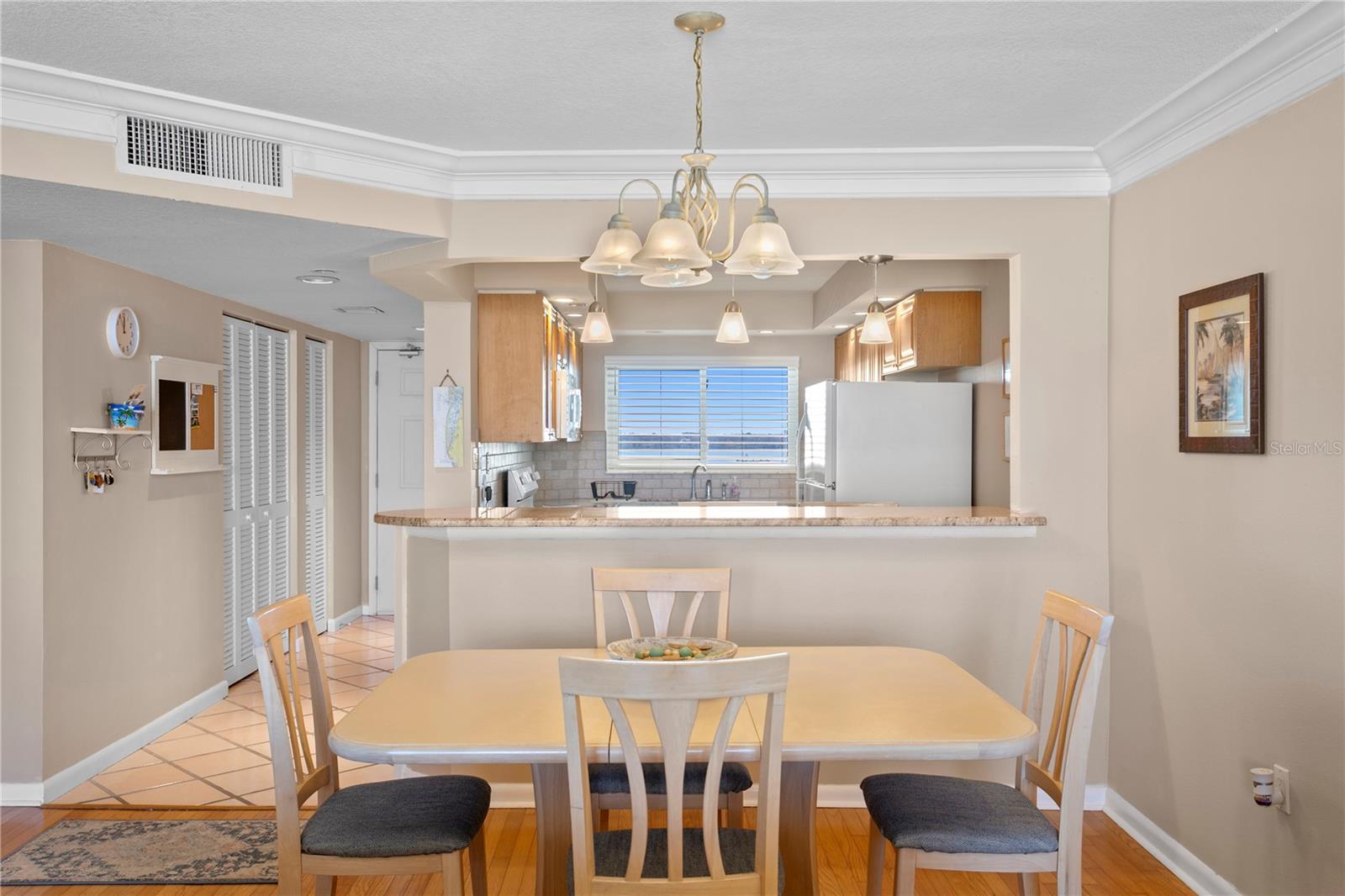 Listing photo id 10 for 1290 Gulf Boulevard 1002