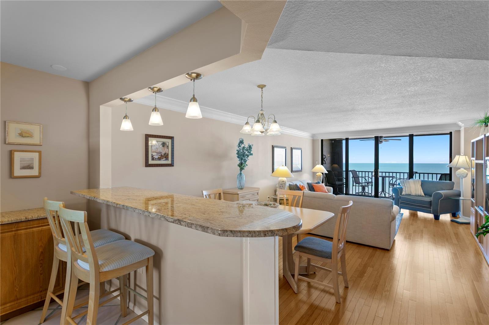 Listing photo id 11 for 1290 Gulf Boulevard 1002