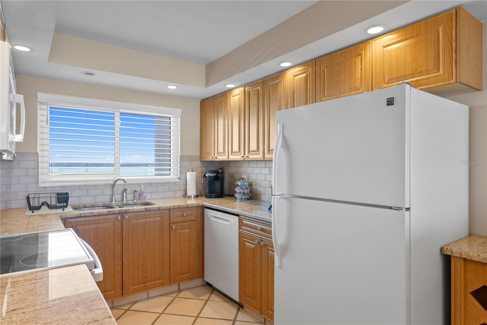Listing photo id 13 for 1290 Gulf Boulevard 1002