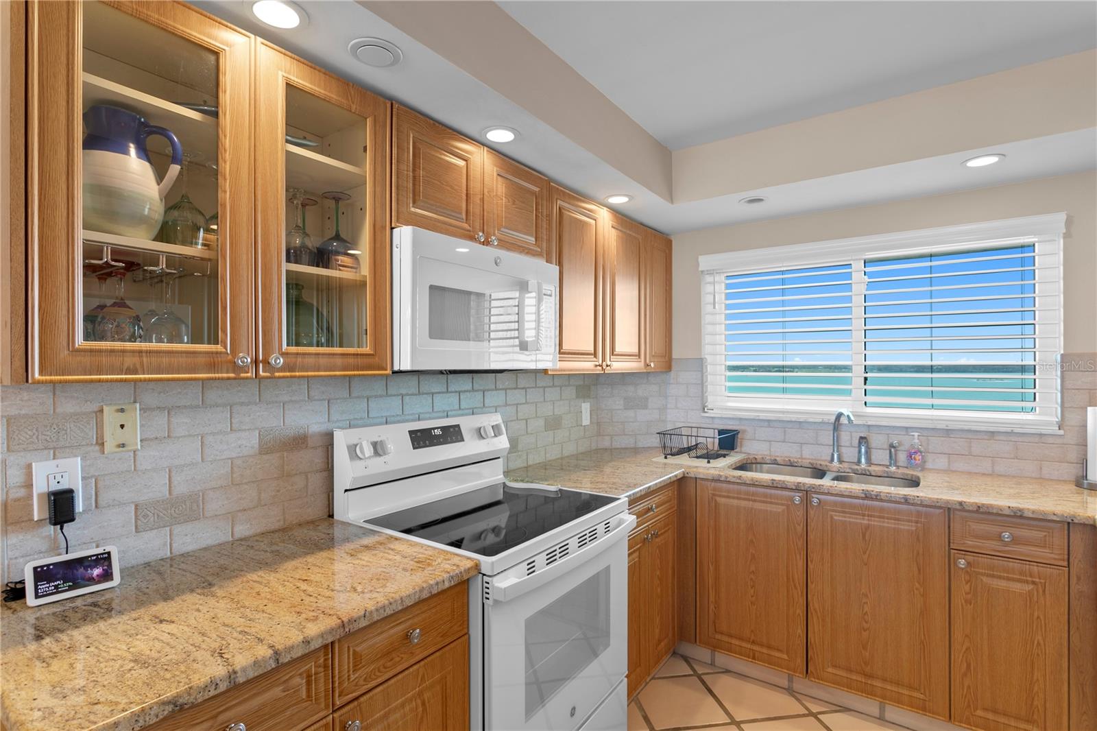 Listing photo id 14 for 1290 Gulf Boulevard 1002