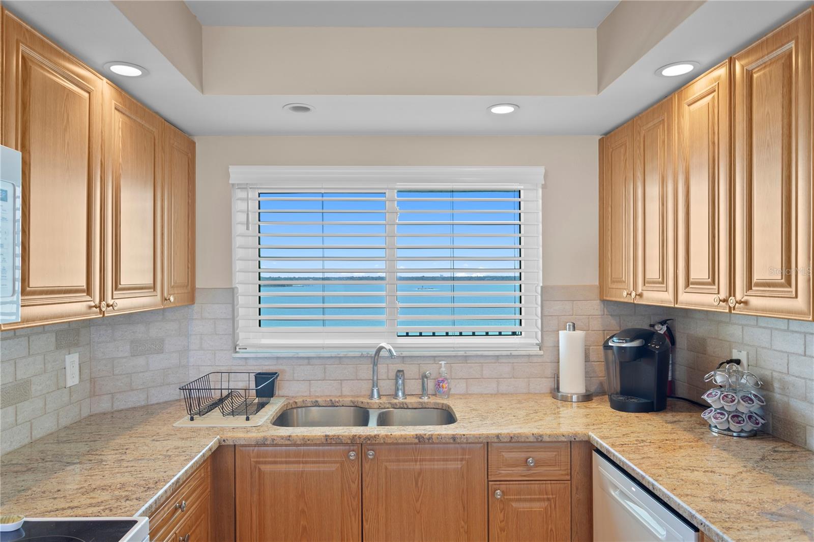 Listing photo id 15 for 1290 Gulf Boulevard 1002