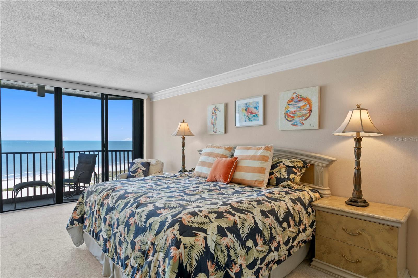 Listing photo id 16 for 1290 Gulf Boulevard 1002