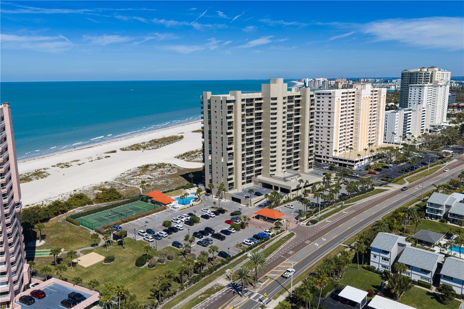 Listing photo id 27 for 1290 Gulf Boulevard 1002