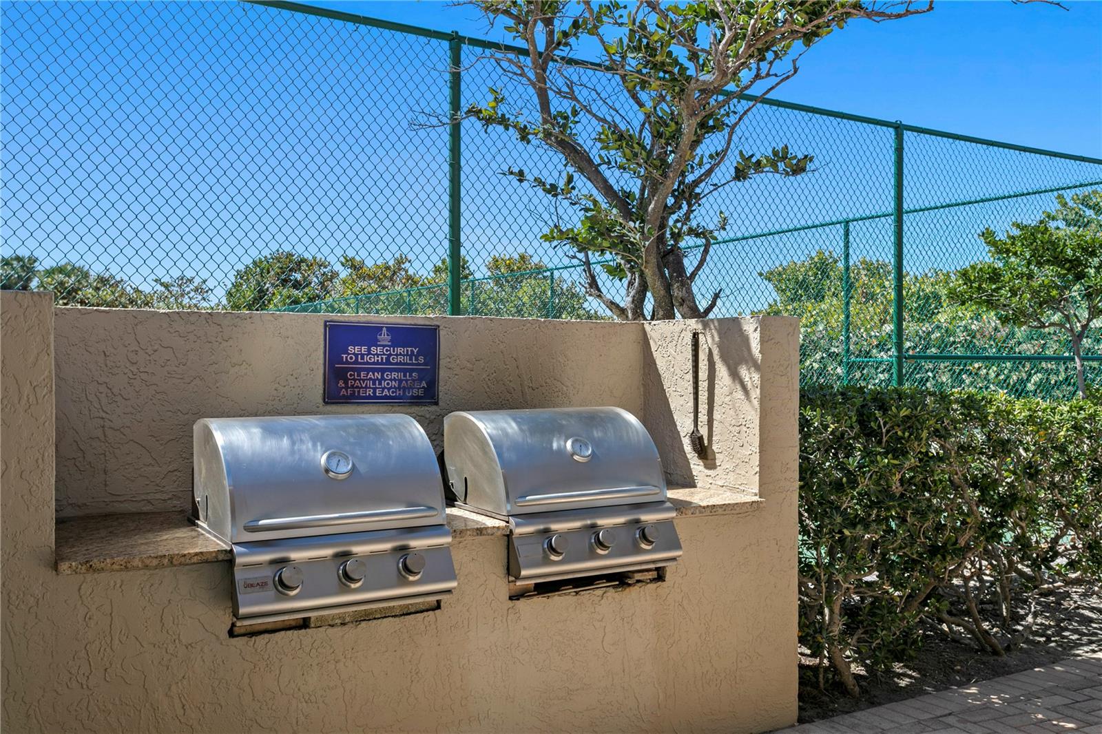 Listing photo id 30 for 1290 Gulf Boulevard 1002