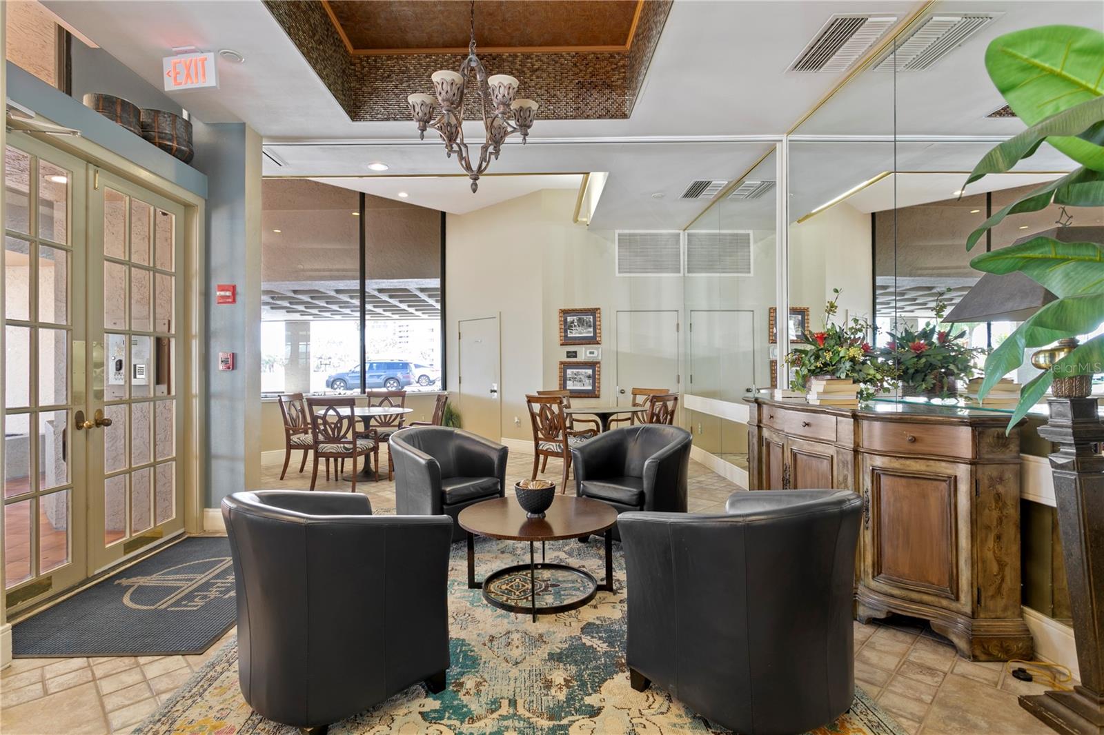 Listing photo id 32 for 1290 Gulf Boulevard 1002